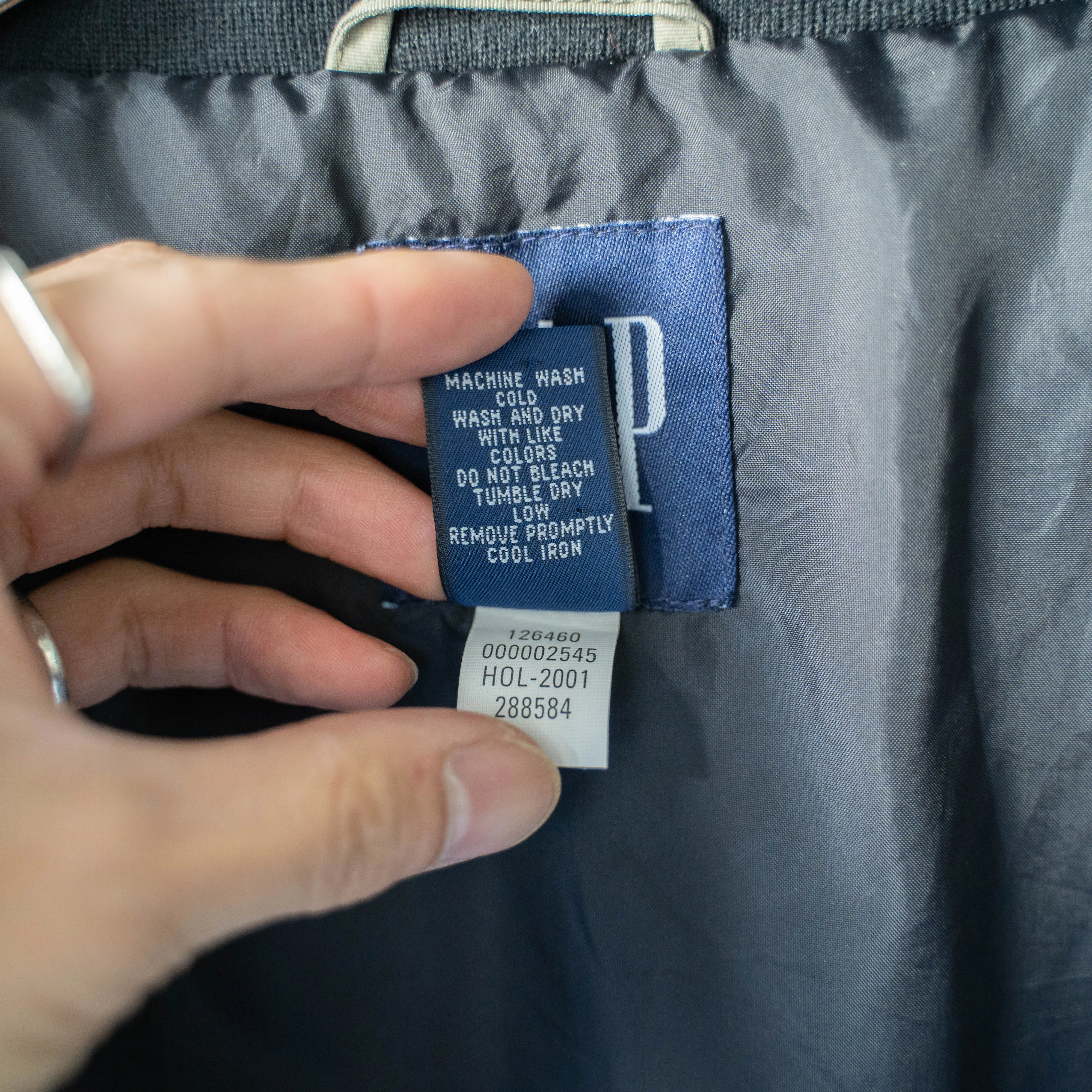 Sure! Here’s an optimized title for the e-commerce product:

Vintage 1990s GAP Greige Nylon Outdoor Jacket - Lightweight, Waterproof, Stylish & Functional