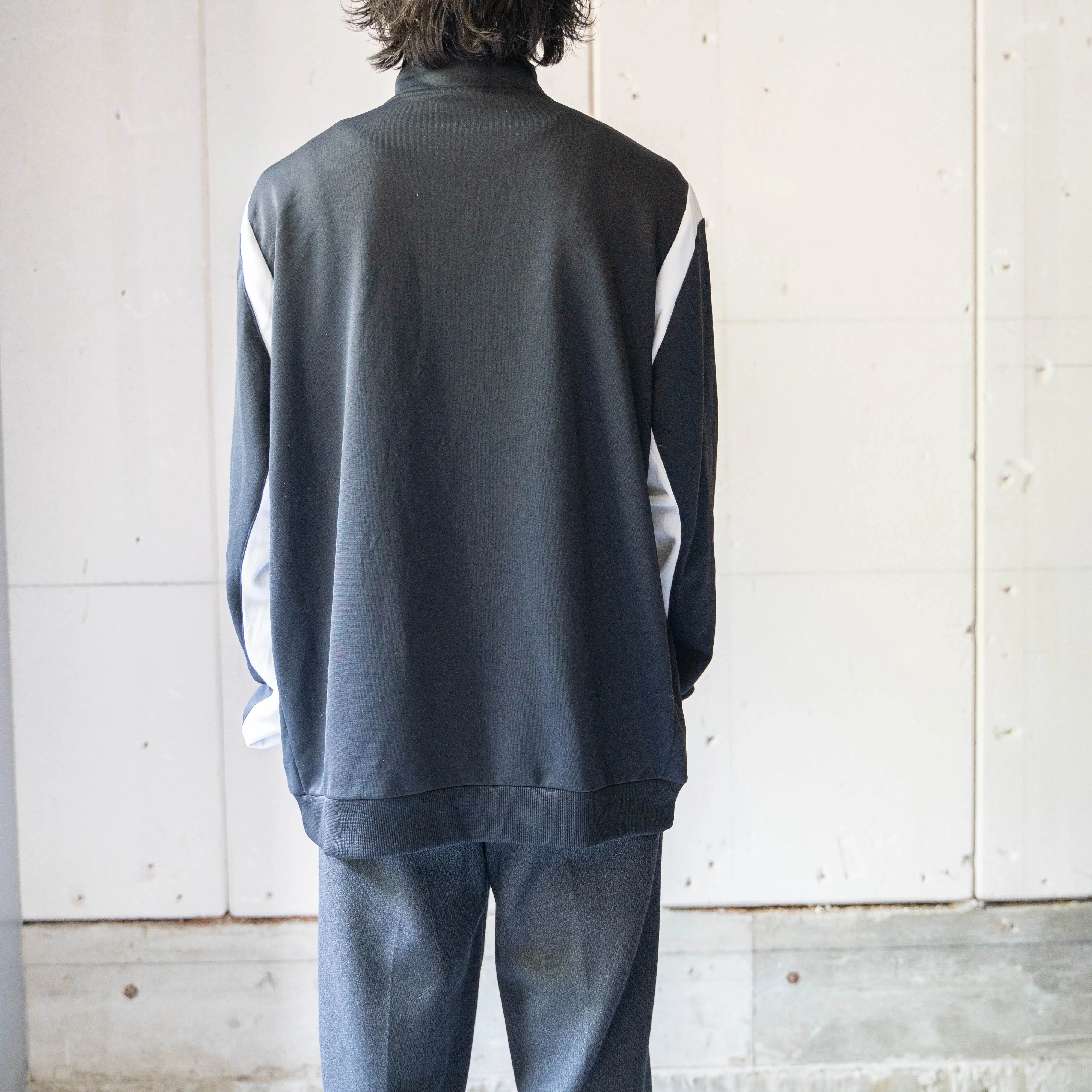 2000s 'UMBRO' black × white color half zip sports sweat