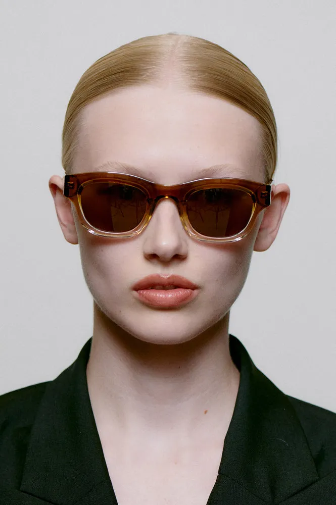 A Kjaerbede Lane Smoke / Champagne Sunglasses