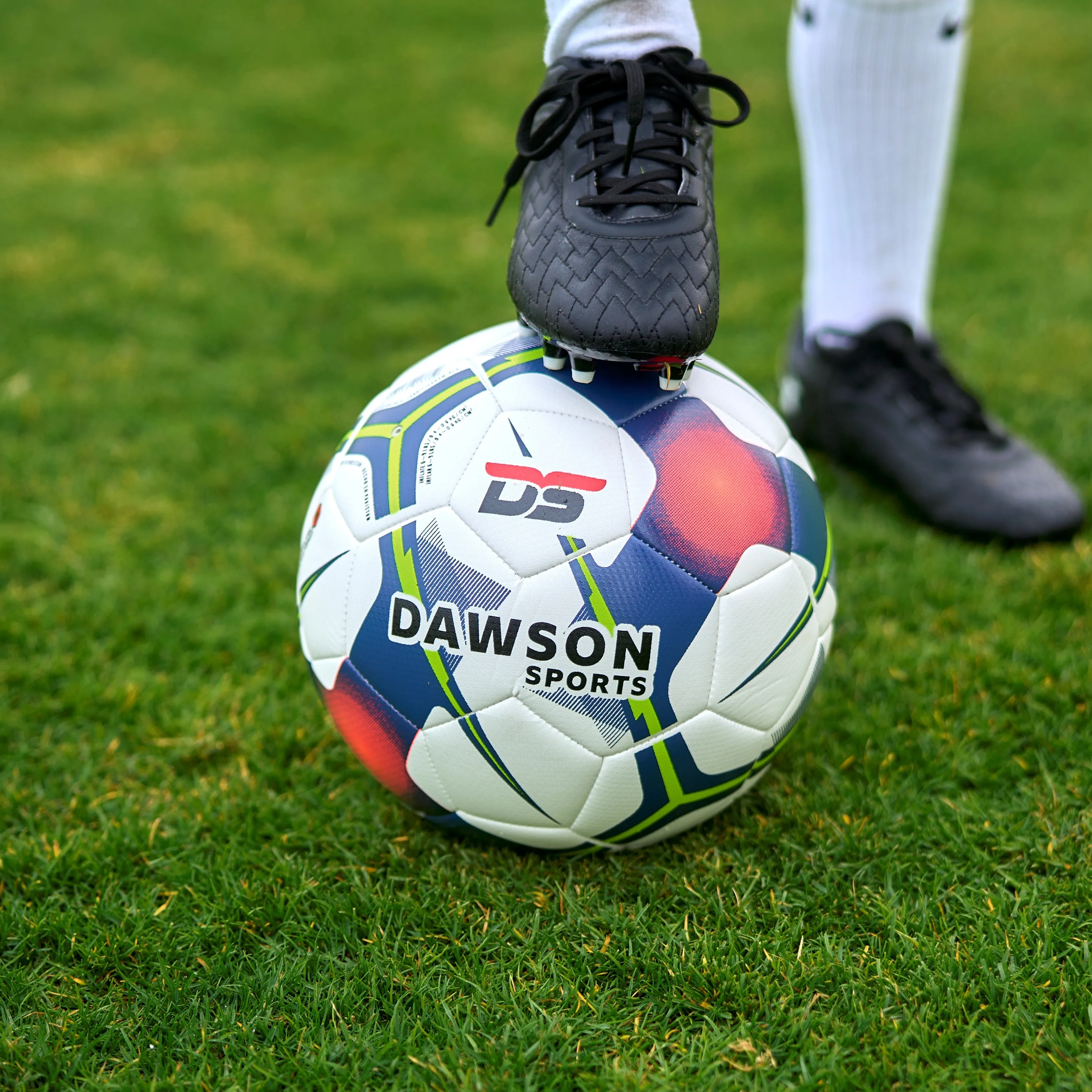 DS Striker Football Size (3 sizes availablel)