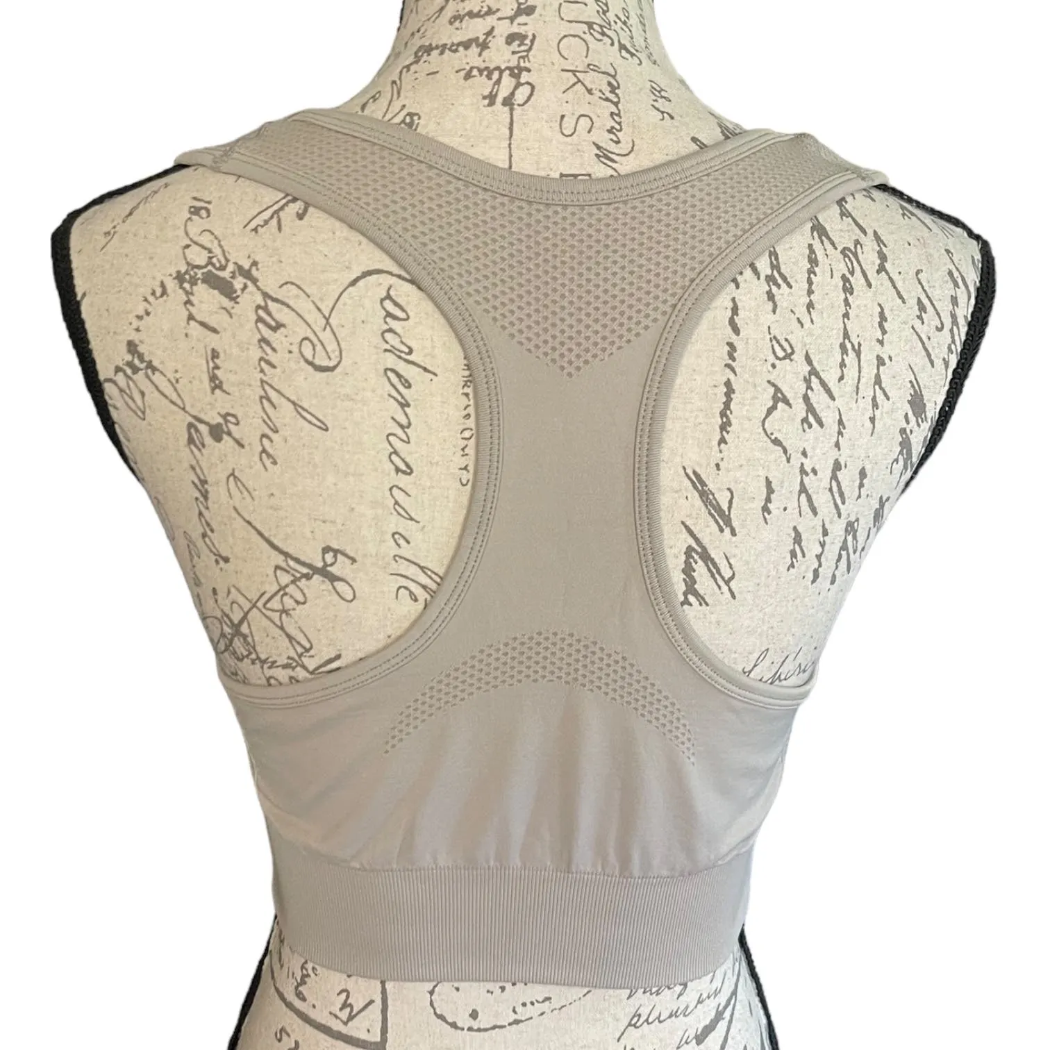 Optimized Title: Fauxslate Gray Medium Crossback Wireless Sports Bra for Women - Seamless, High-Impact Support