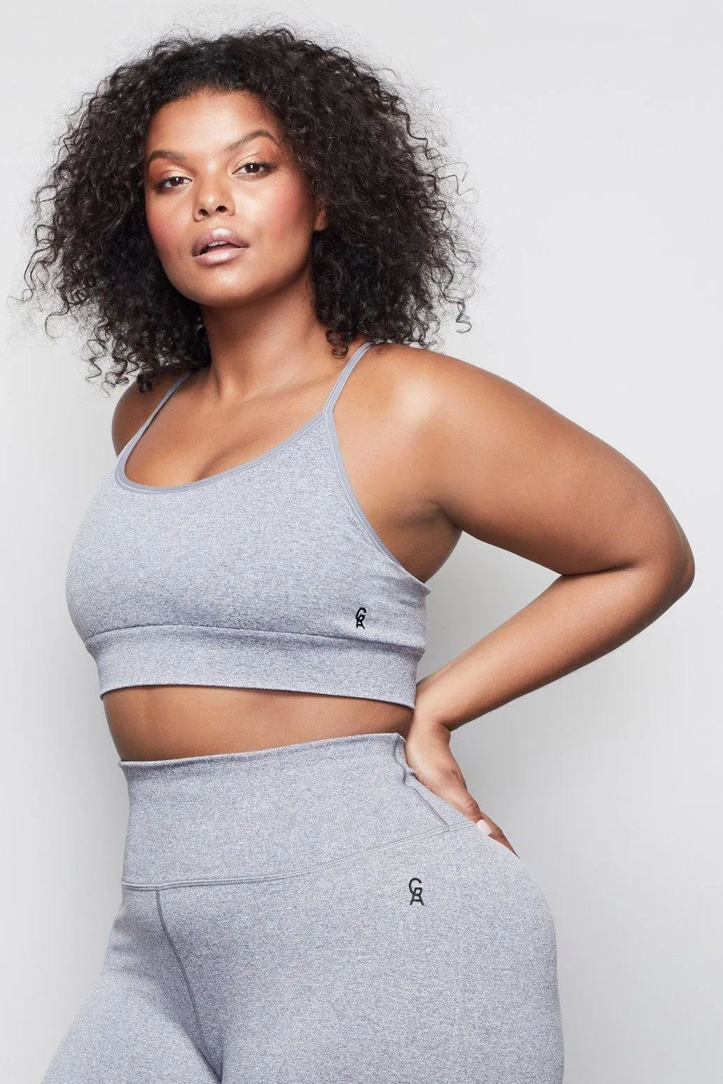 THE SEAMLESS FIT SPORTS BRA | HEATHER GREY001
